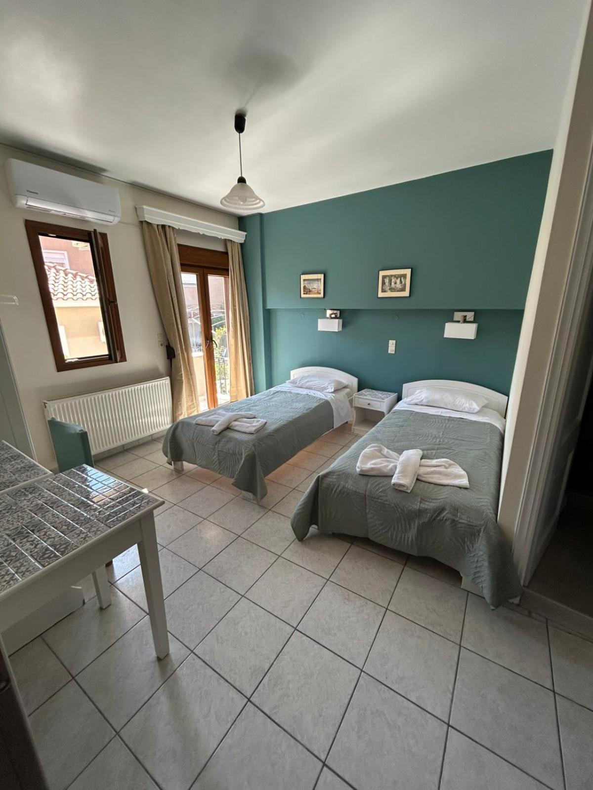 Roxani Studios-Apartments Петра Екстериор снимка
